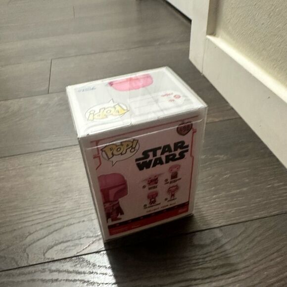 Funko Pop 498 The Mandalorian Target Exclusive Brand New - Picture 3 of 4